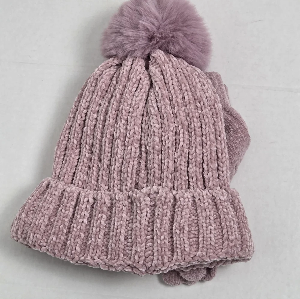 NWT Bebe 2 Pc Lined Pink Pom Pom Beanie and Glove Gift Set